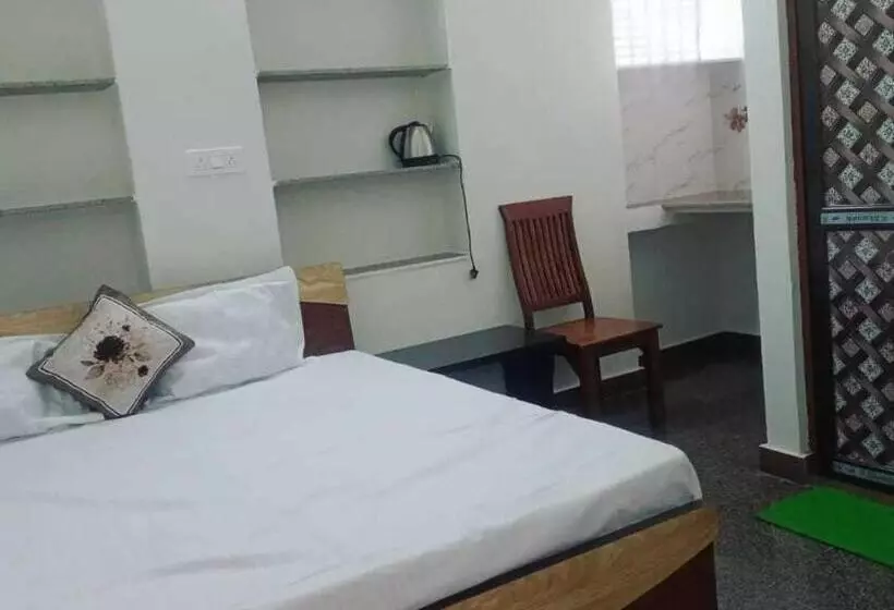 هتل Oyo 8201 Blg Villa Guest House