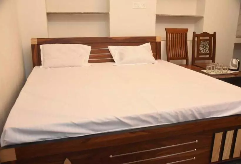 هتل Oyo 8201 Blg Villa Guest House