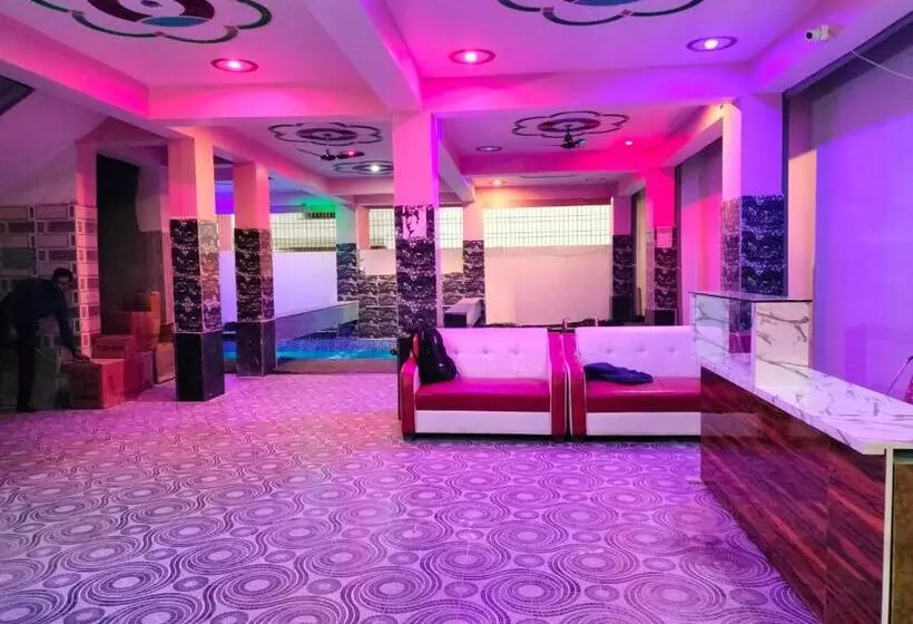ホテル Oyo Gaurav Restaurant And Party Zone