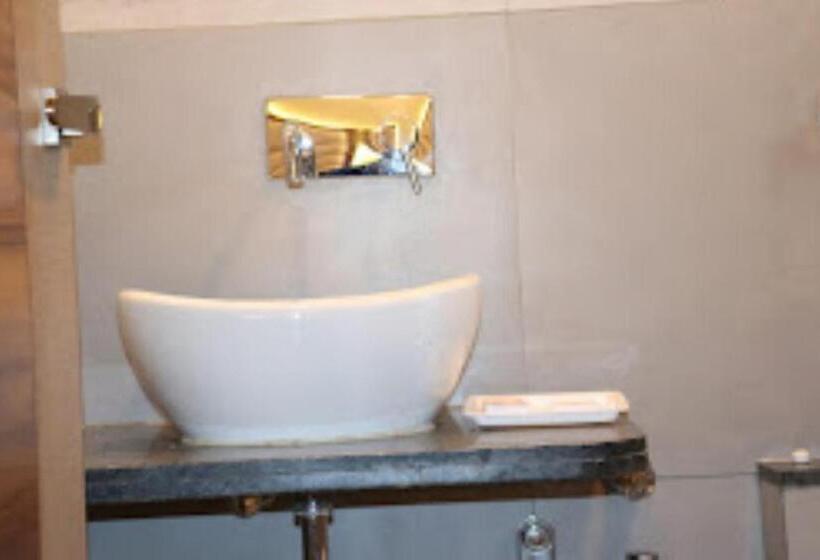 فندق Sammati Gobhalaj