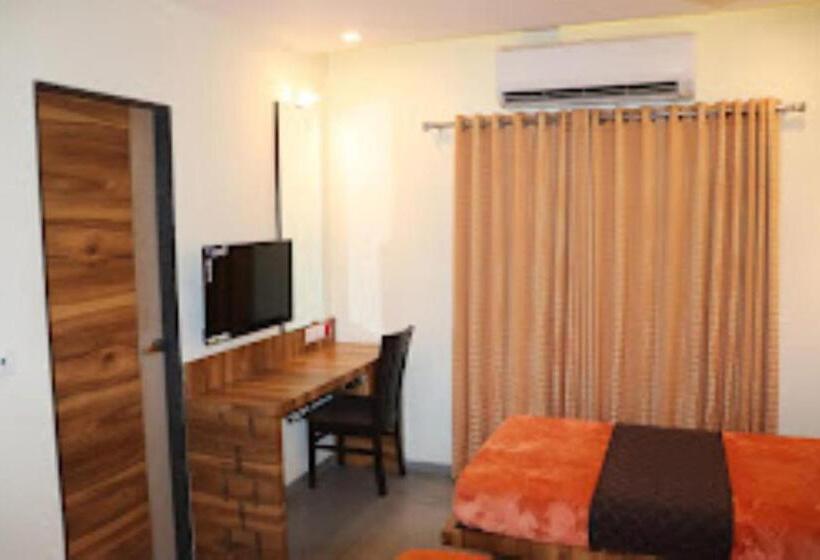 فندق Sammati Gobhalaj