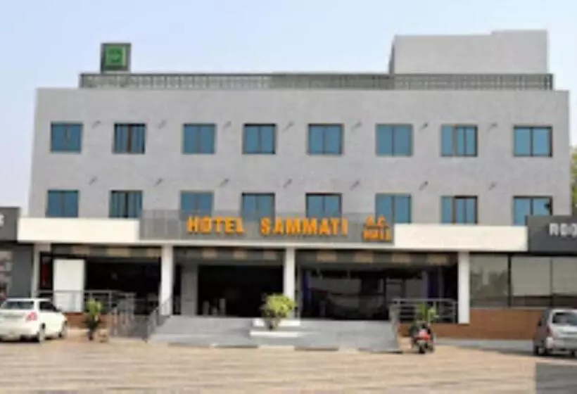 ホテル Sammati Gobhalaj