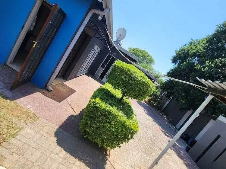 Hotelli Wampex Guest House Rustenburg