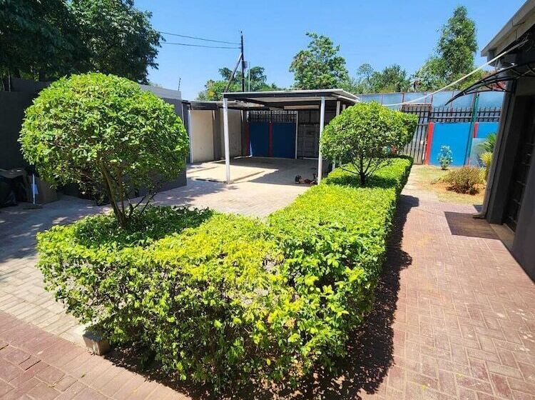 Otel Wampex Guest House Rustenburg