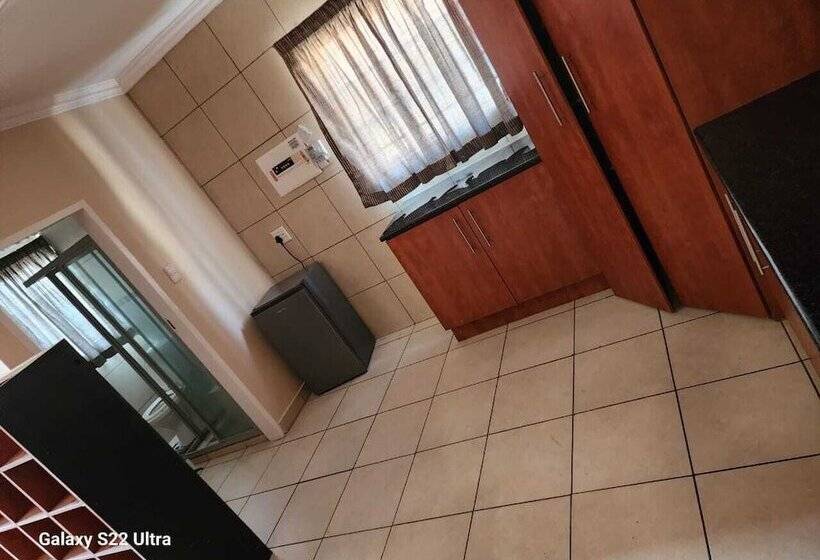 Otel Wampex Guest House Rustenburg