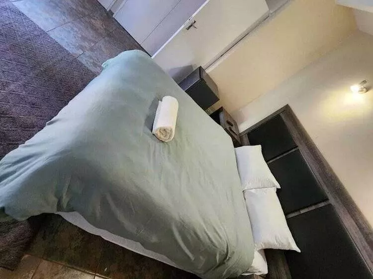 Hotelli Wampex Guest House Rustenburg