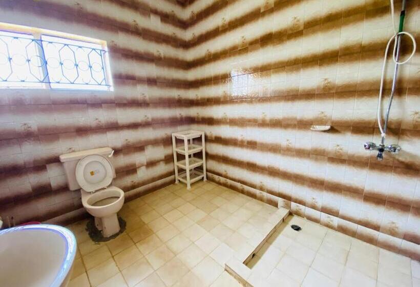 پانسیون Lisa Place Milimani