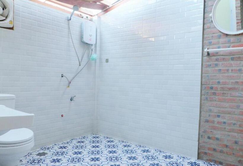 پانسیون Sanvanna Riverview Guesthouse