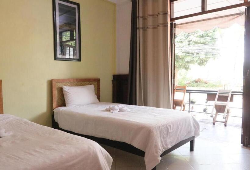 پانسیون Sanvanna Riverview Guesthouse