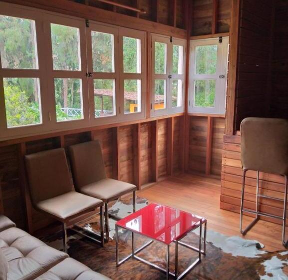 Herberge Posada Turística Avalon