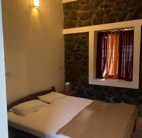 ユースホステル Vagamon 4 Large Family Rooms & 20 Bunk Beds Apartment 812 983 5682