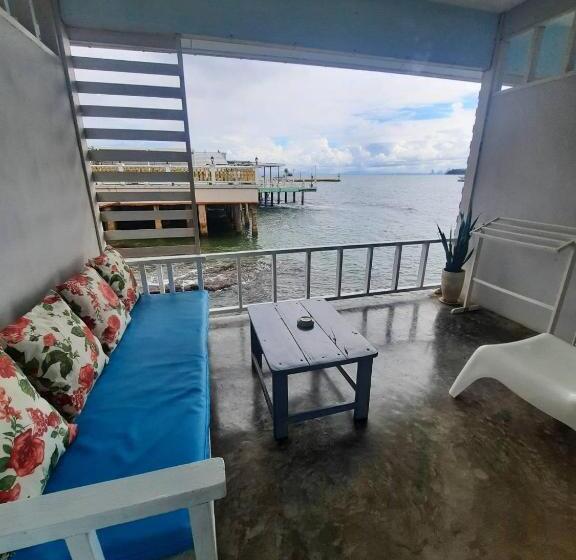 Bed and Breakfast บ้านฟ้าใส รีสอร์ท เกาะล้าน