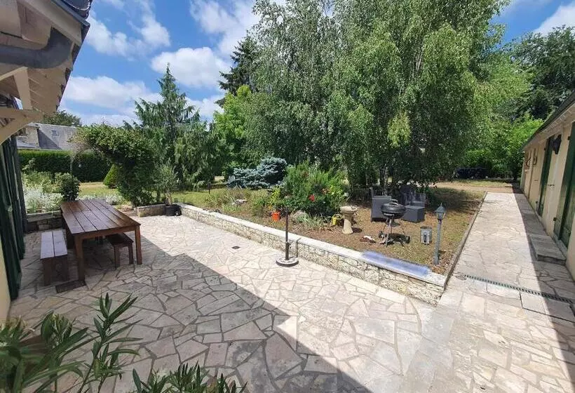 Aamiaismajoitus (B&B) La Chambre Des Châteaux