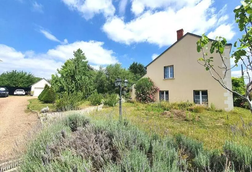 Aamiaismajoitus (B&B) La Chambre Des Châteaux