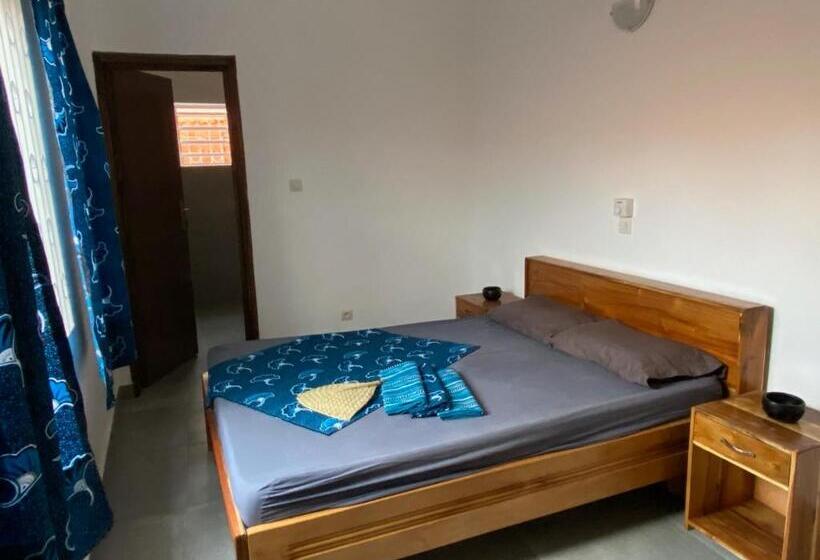 تختخواب و صبحانه Les Amazones Rouges Chambre Bleue