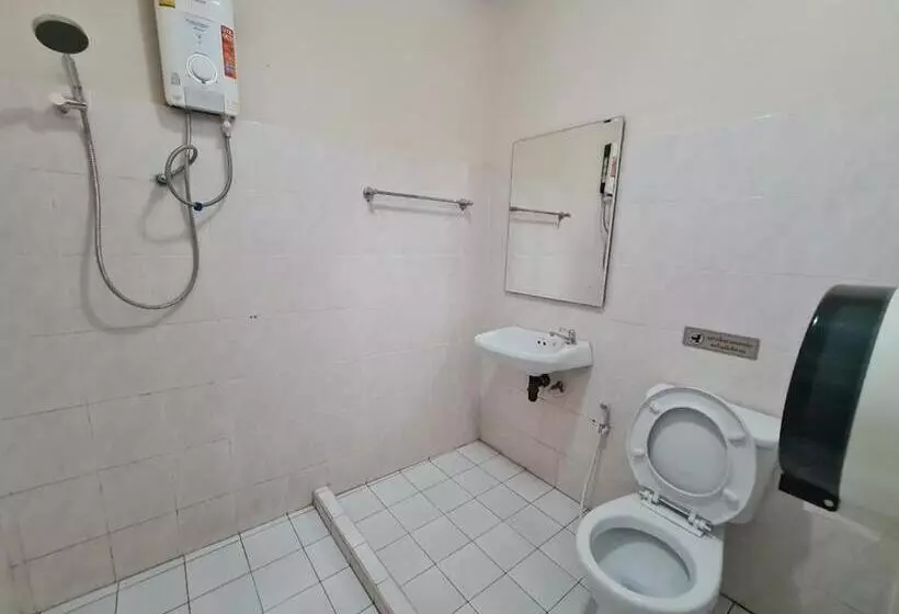 Hotelli โรงแรมเรือนไทย 1