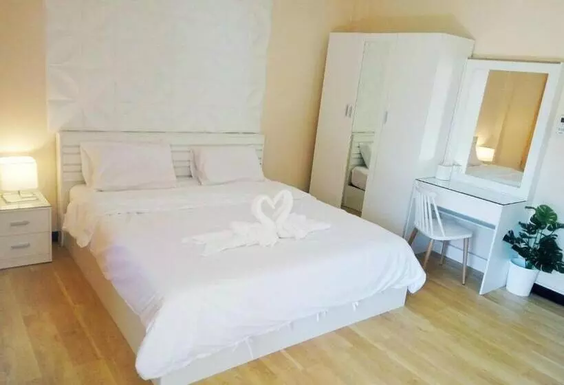 Hotelli โรงแรมเรือนไทย 1