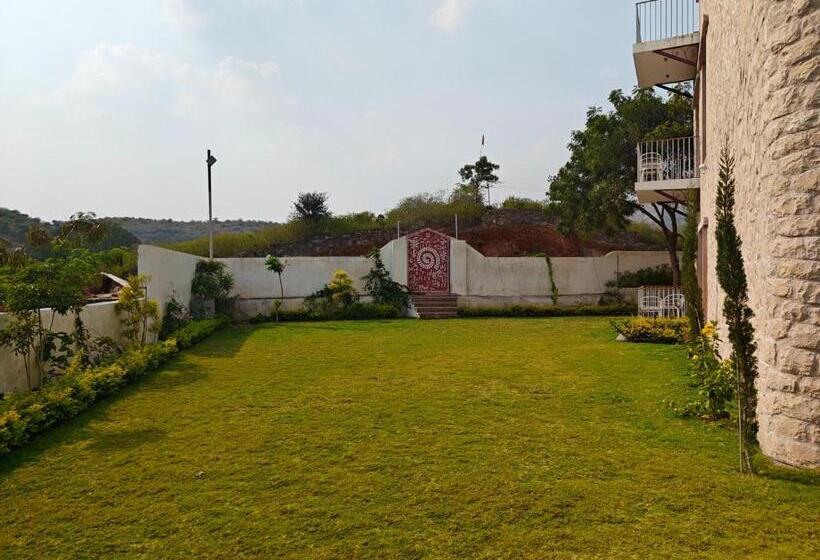 Отель Five Senses  Arya Villa