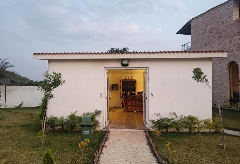 Отель Five Senses  Arya Villa