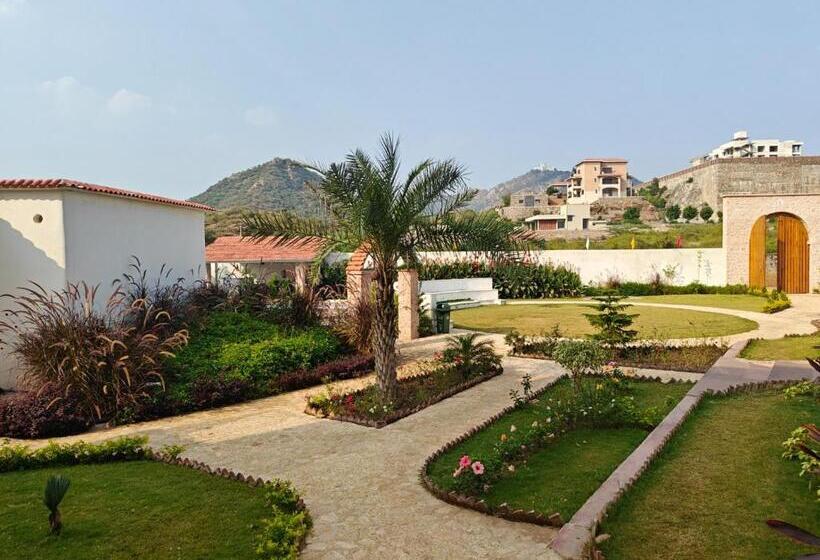 Отель Five Senses  Arya Villa