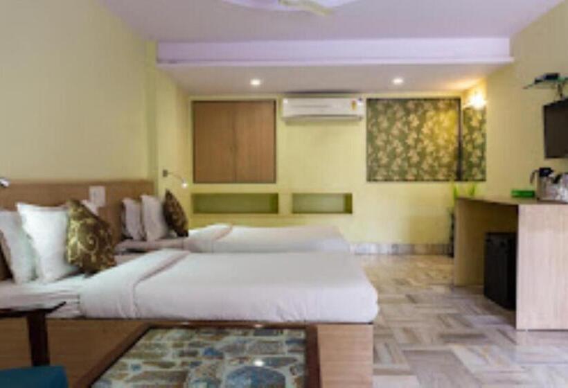 בית מלון כפרי Oasis Surat