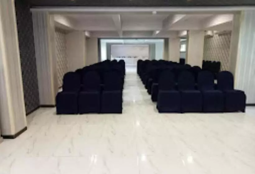 Hôtel Oasis Surat