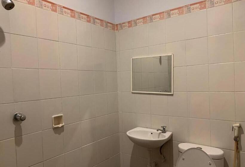 فندق Oyo 93404 Penginapan Fauziah Syariah