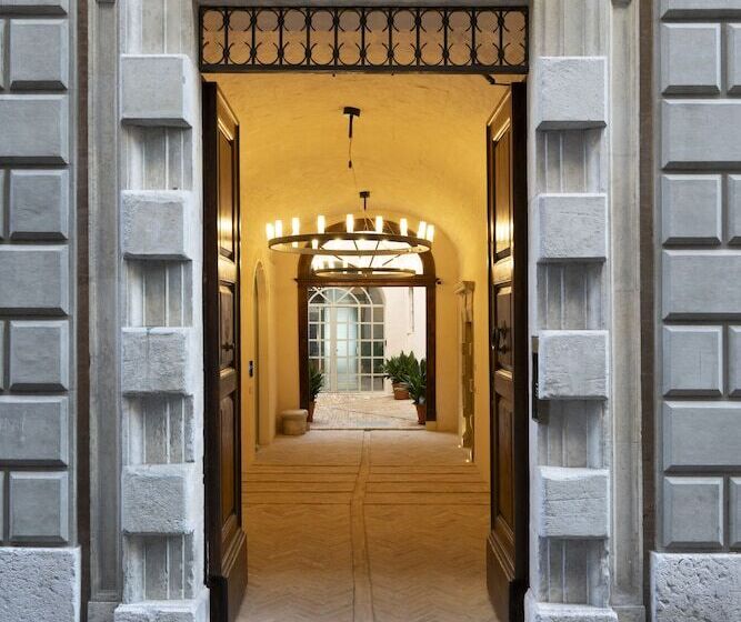 Отель Palazzo Giusti Suites And Spa