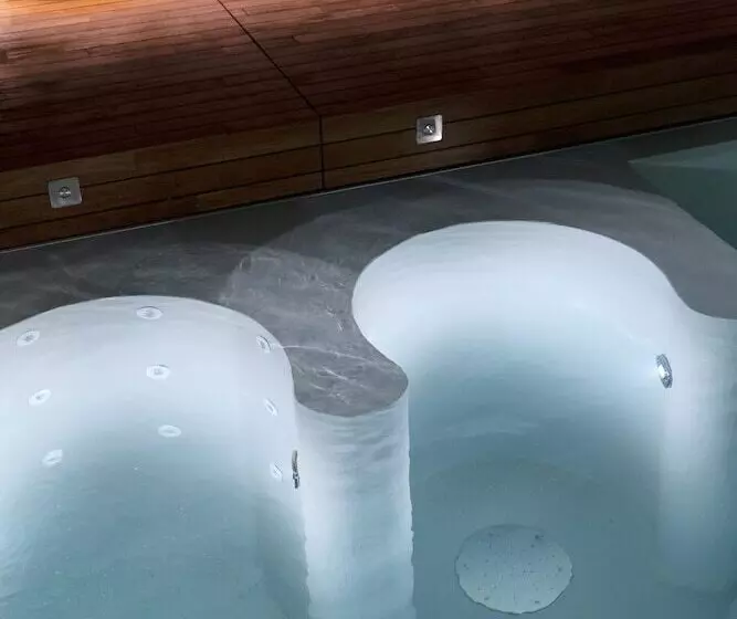 Hotelli Palazzo Giusti Suites And Spa