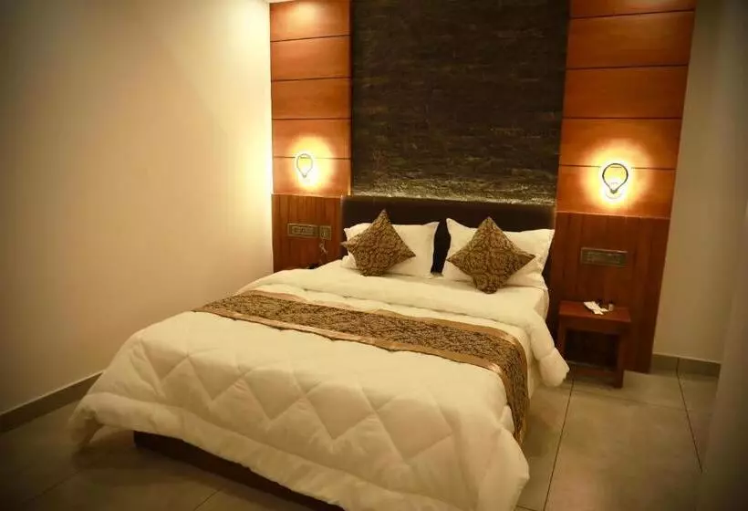 Hotelli Silverstone Inn