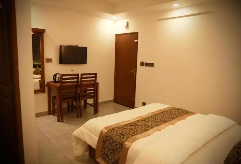 Hotelli Silverstone Inn