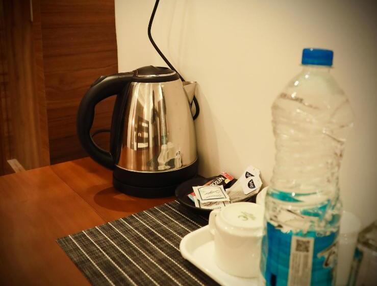 فندق Silverstone Inn