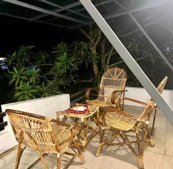 House Of Surf Hostel For Women