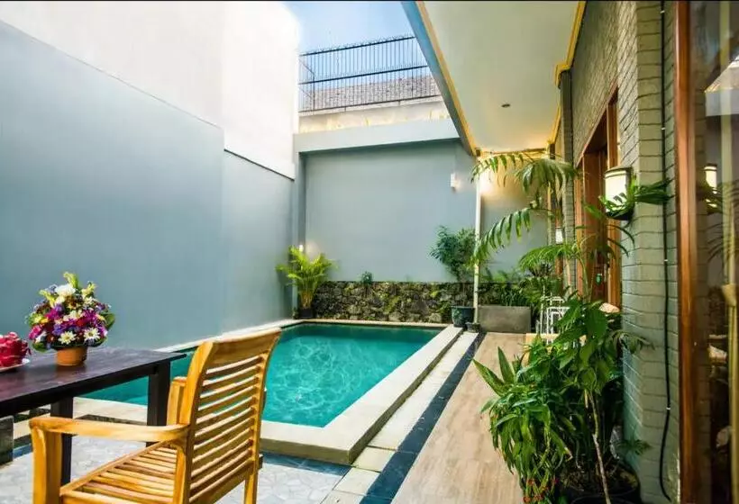 ペンション Canggu Ocean House/purple. By Walk To The Beach!