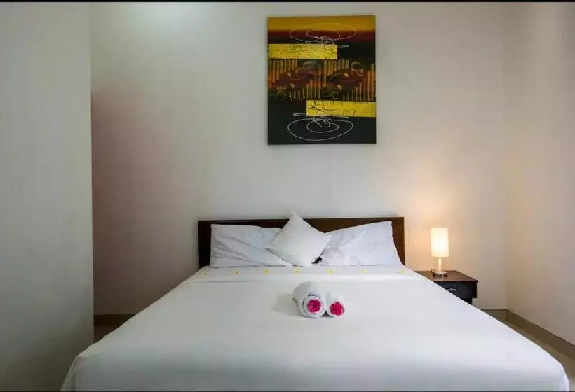 ペンション Canggu Ocean House/purple. By Walk To The Beach!