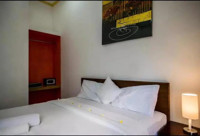 ペンション Canggu Ocean House/purple. By Walk To The Beach!