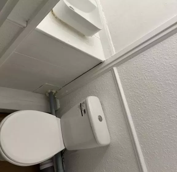 ペンション Double Room With Free Wifi Keedonwood Road