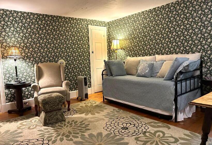 فندق صغير The Birchwood Inn, Tavern And Restaurant