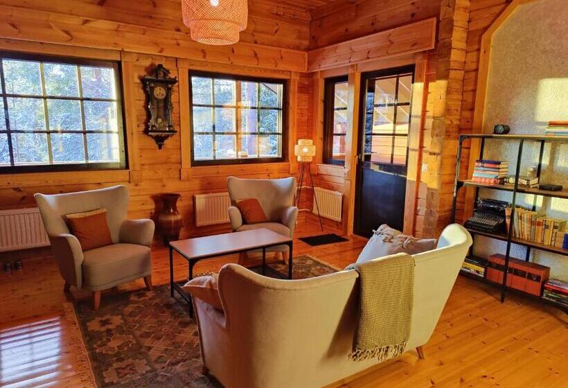 تختخواب و صبحانه Kolin Runo