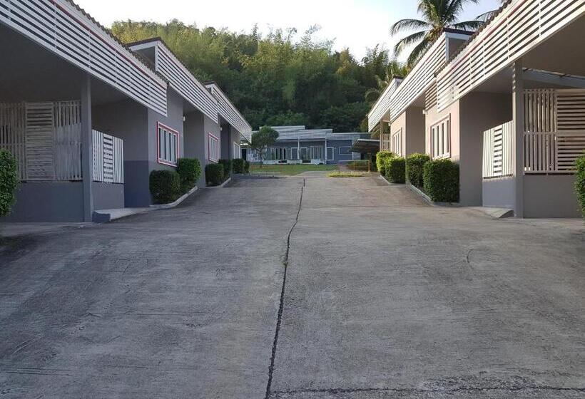 Hotel ภูรักษ์รีสอร์ท บ้านกรูด