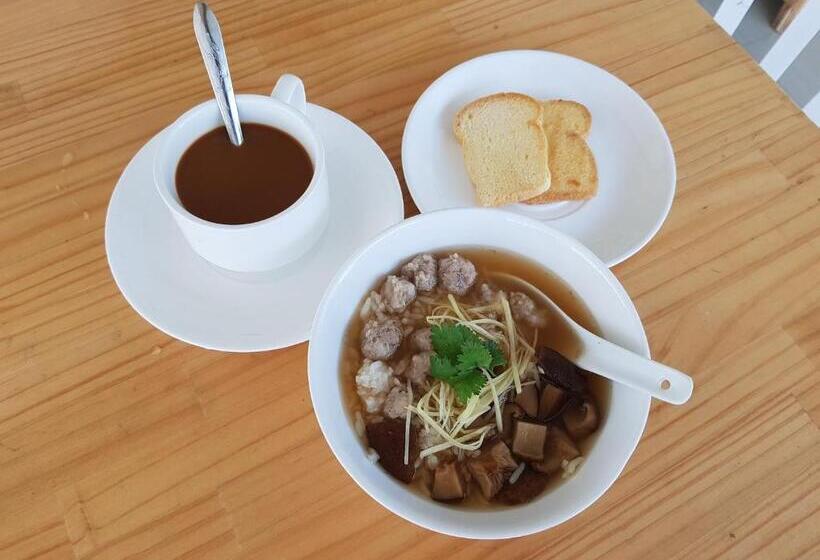 Hotel ภูรักษ์รีสอร์ท บ้านกรูด