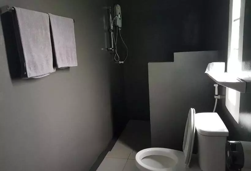 هتل ภูรักษ์รีสอร์ท บ้านกรูด