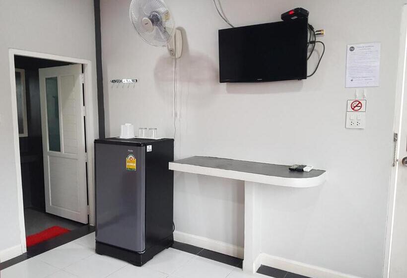 Hotel ภูรักษ์รีสอร์ท บ้านกรูด