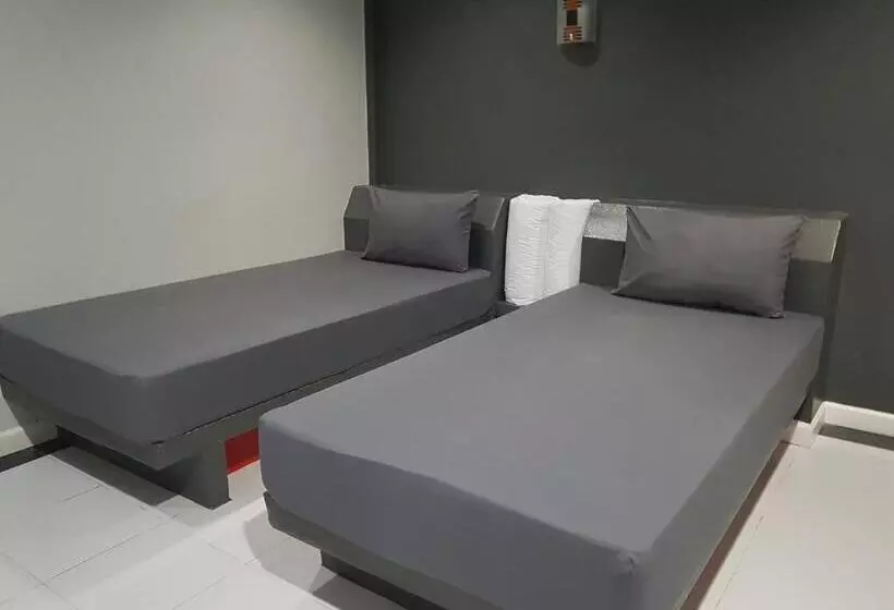 هتل ภูรักษ์รีสอร์ท บ้านกรูด