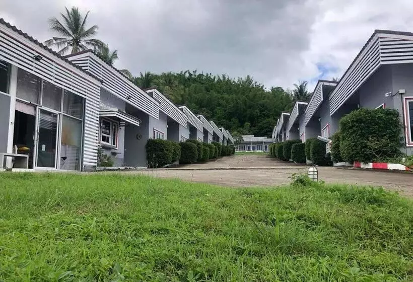 هتل ภูรักษ์รีสอร์ท บ้านกรูด