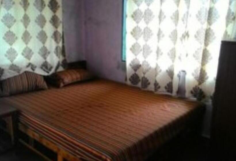 호텔 Aamantran Junnar