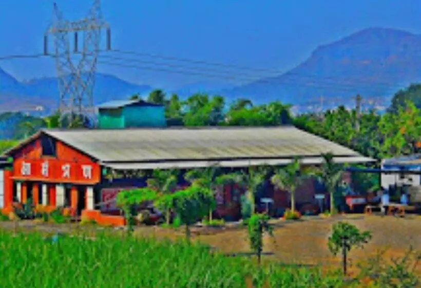 ホテル Aamantran Junnar
