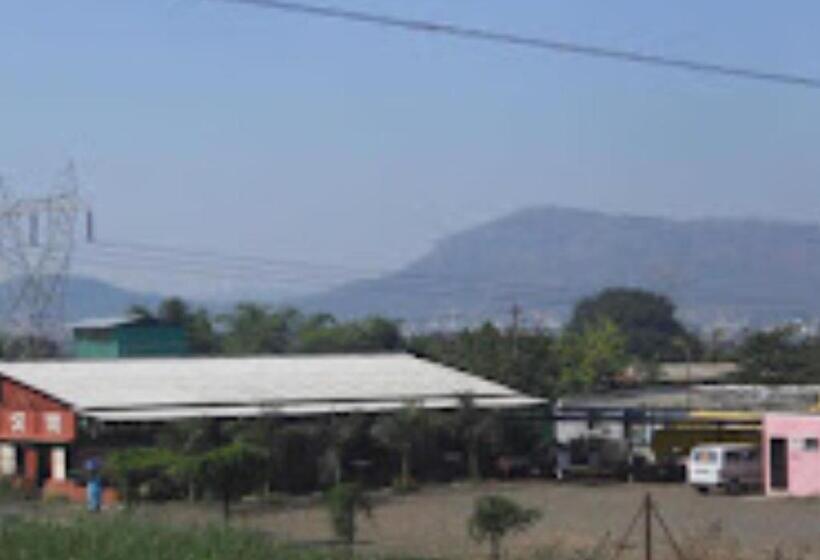 호텔 Aamantran Junnar