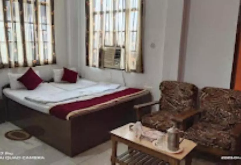 Hotel Amit Lodge, Bihta