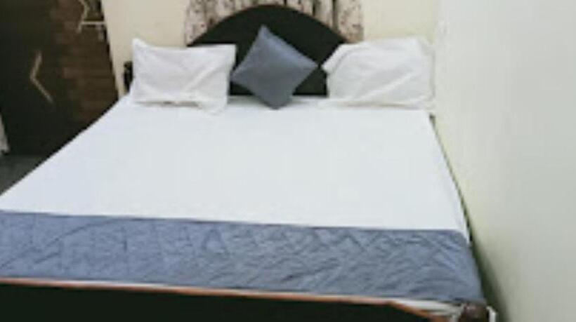 酒店 Anshika Yatri Niwas Madhya Pradesh